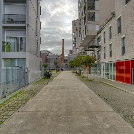 Le First By Cocoonr Apartment