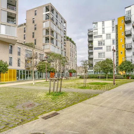 Le First By Cocoonr Apartment *